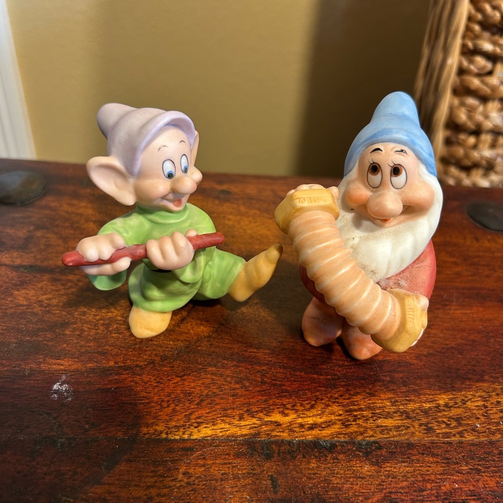 Disney 3” Colorful Dopey and bashful Dwarf Figurine Set of 2
